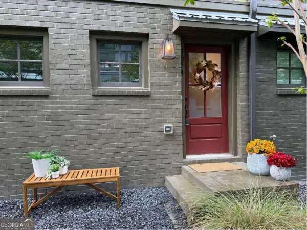 1054 Crest Circle Se, Atlanta, GA 30312