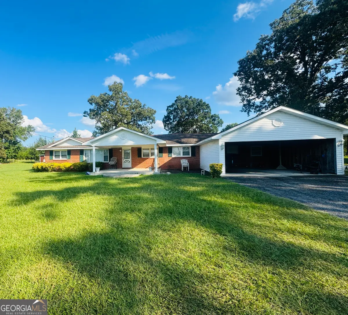 217 Rainbow Road, Cochran, GA 31014 - Image #1