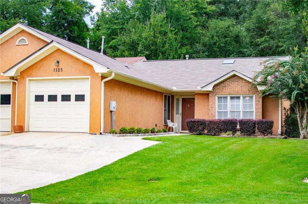 7125 Woodridge Lane, Union City, GA 30291 - Image #1