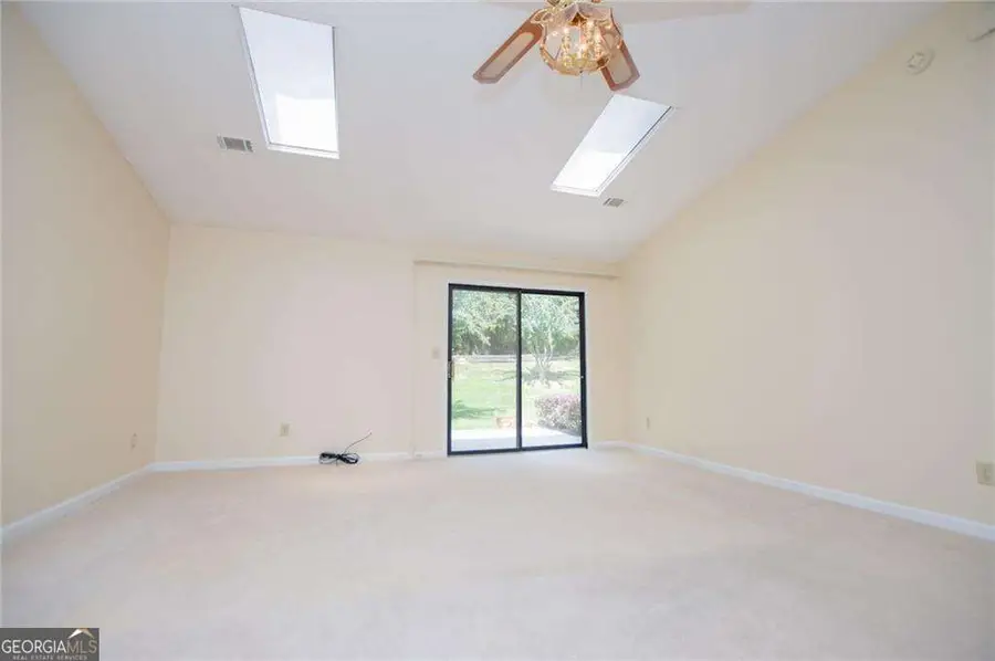 7125 Woodridge Lane, Union City, GA 30291 - Image #3