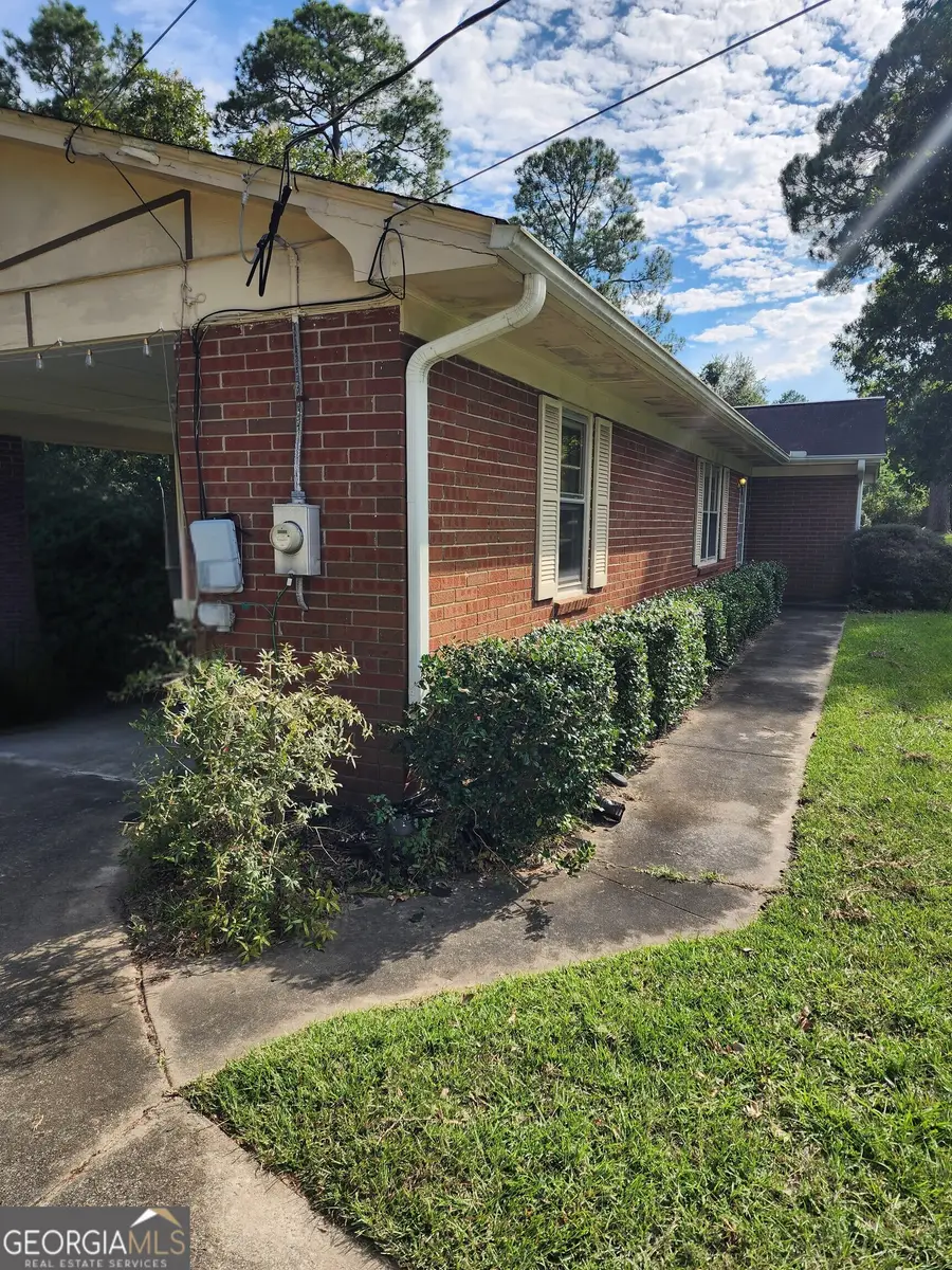 213 Pinehurst Drive, Dublin, GA 31021 - Image #2