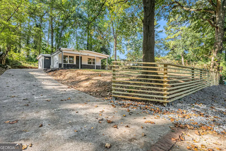 846 Mell Court Se, Smyrna, GA 30080 - Image #2