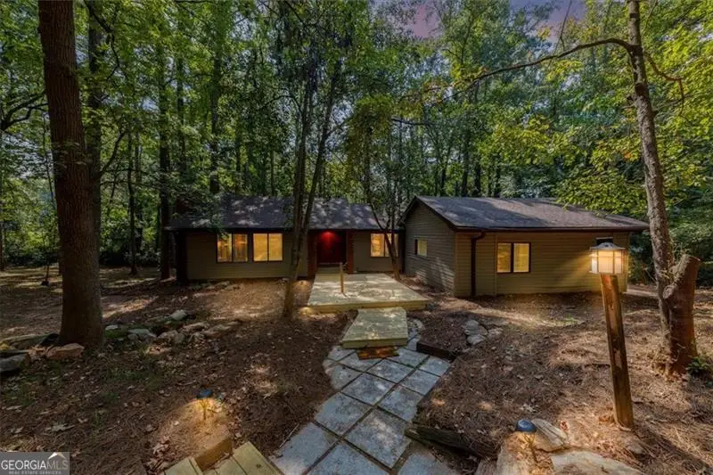 924 Model Court, Stone Mountain, GA 30088 - Image #1