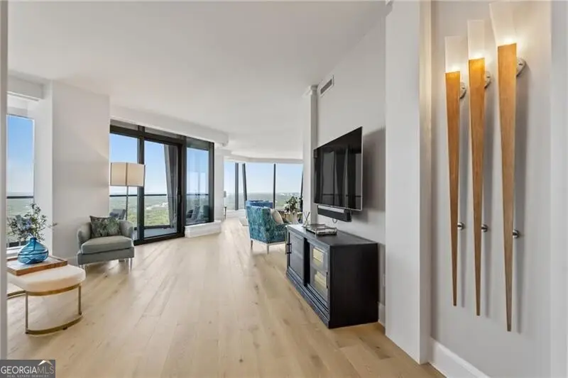 3344 Peachtree Road Ne #4202, Atlanta, GA 30326 - Image #2