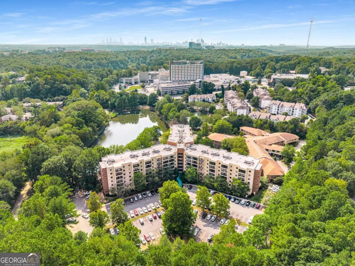 1800 Clairmont Lake #A422, Decatur, GA 30033 - Image #1