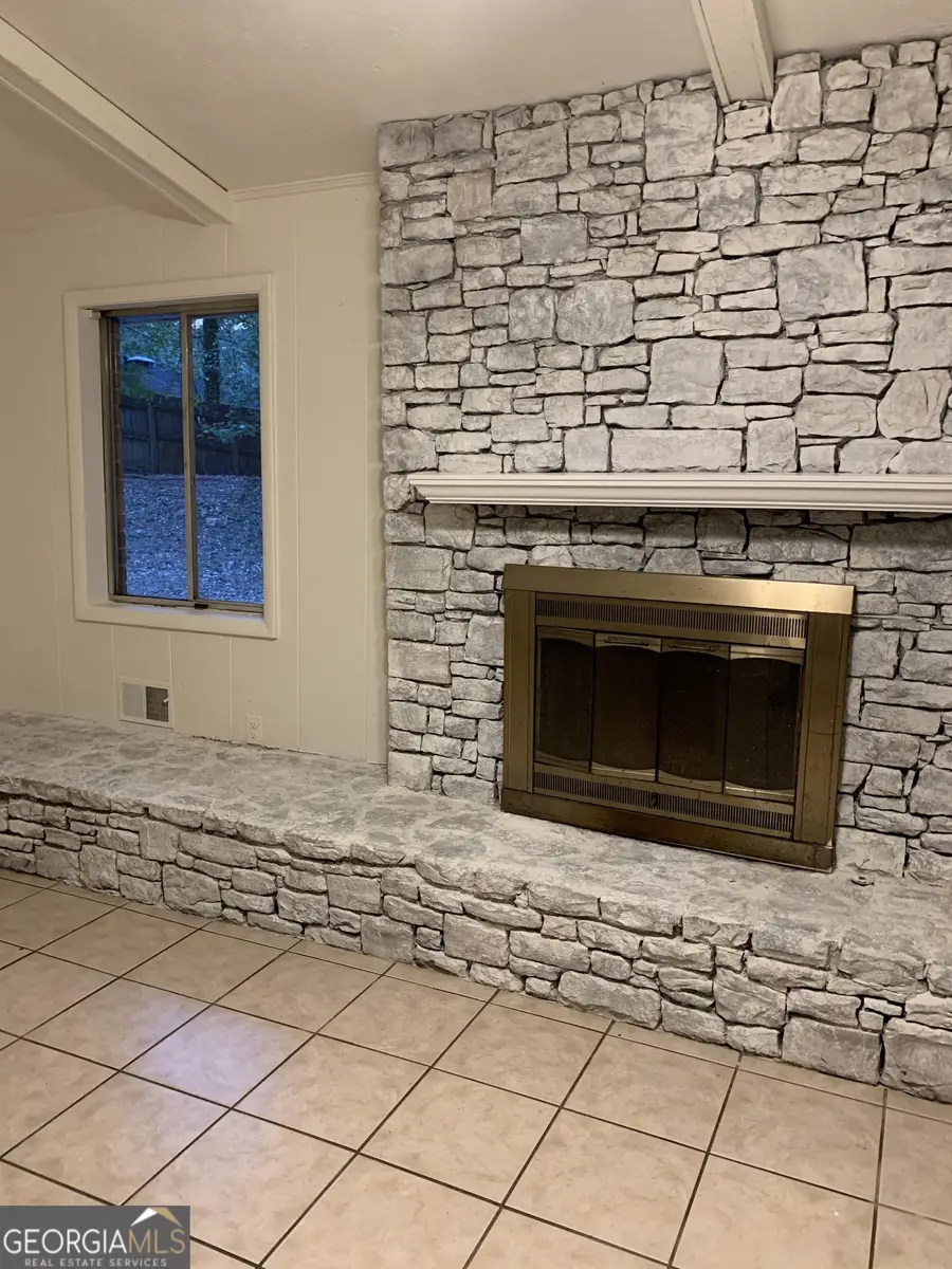 885 Granite Springs Lane, Stone Mountain, GA 30083 - Image #3