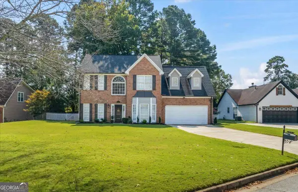 902 Heartwood Circle, Lawrenceville, GA 30043