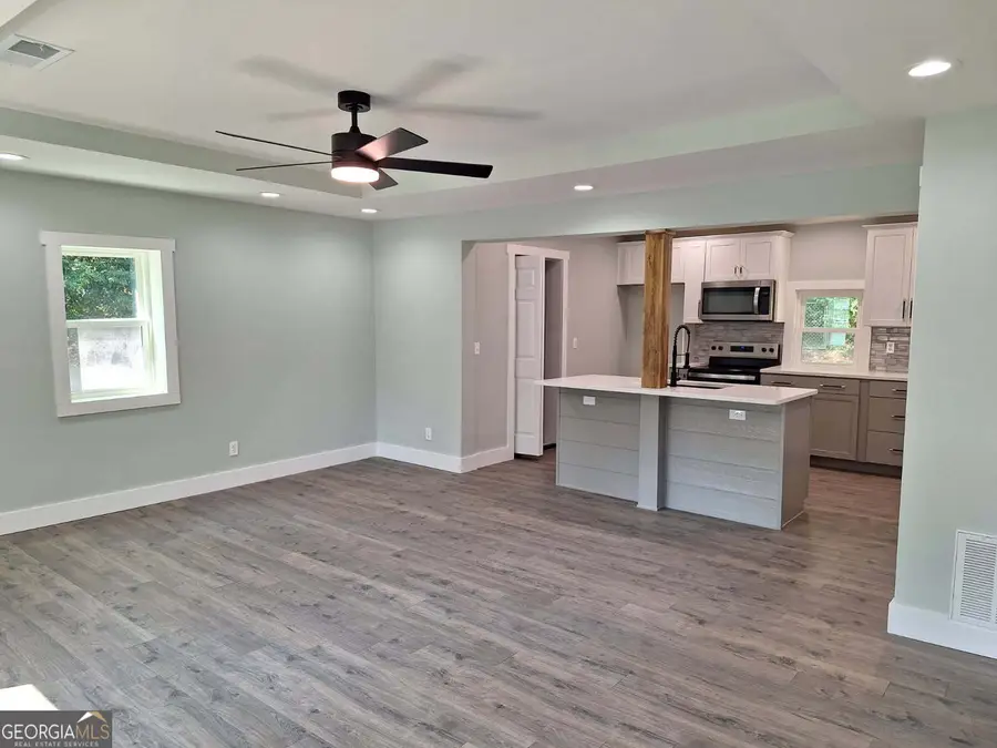 713 Ave H, West Point, GA 31833 - Image #3