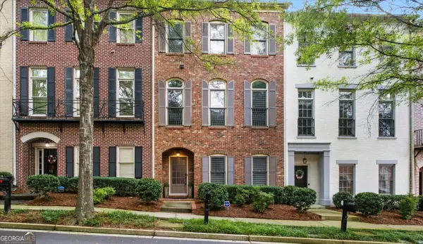 109 W Ridge Way, Roswell, GA 30076