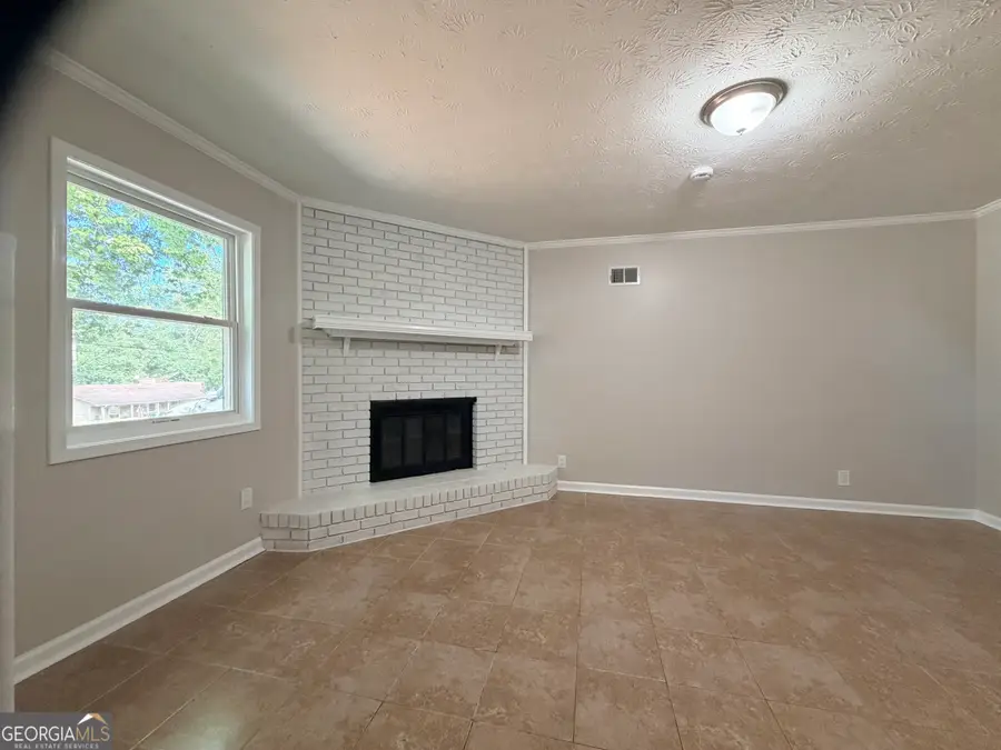 241 Summer Pond Trail, Lawrenceville, GA 30046 - Image #3