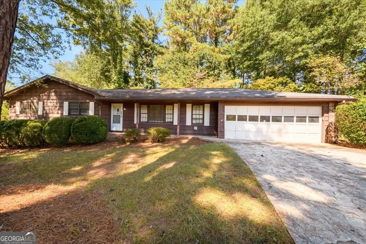 464 Paschal Circle Sw, Lilburn, GA 30047 - Image #1