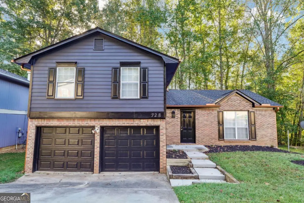 728 Stonebridge Crescent, Lithonia, GA 30058 - Image #1