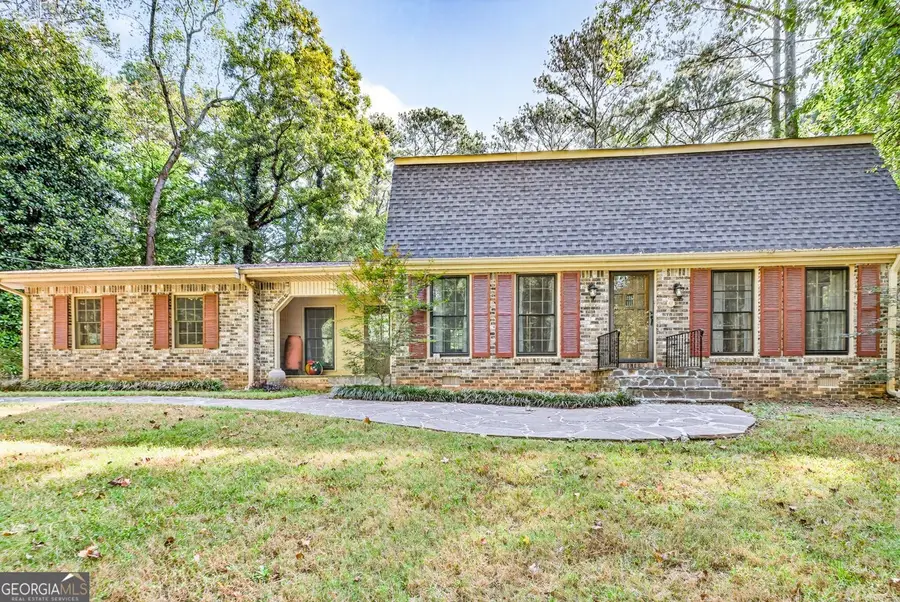 2037 Stoneleigh Drive, Stone Mountain, GA 30087 - Image #3