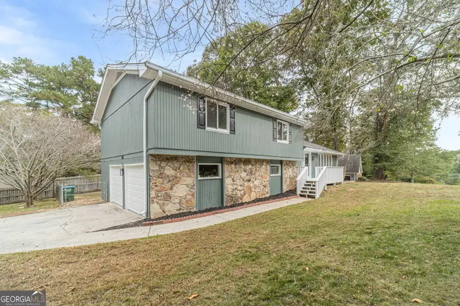 522 Foxmoor Drive Sw, Lilburn, GA 30047 - Image #2