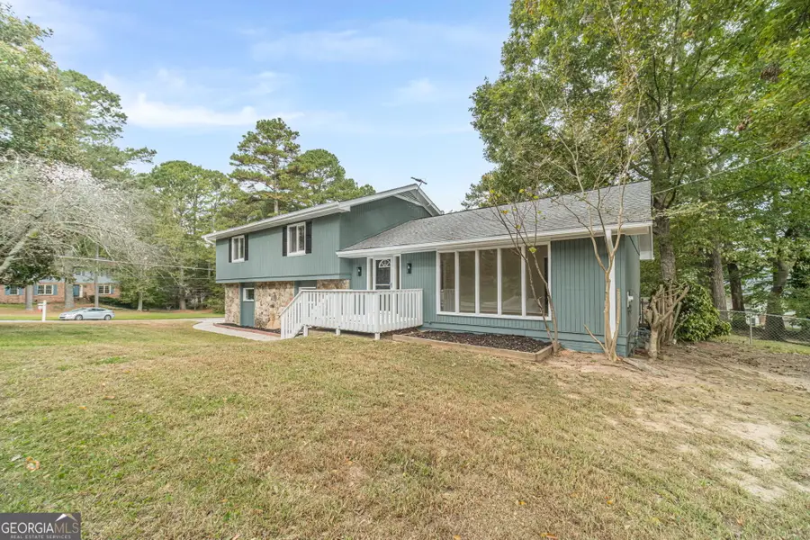 522 Foxmoor Drive Sw, Lilburn, GA 30047 - Image #3