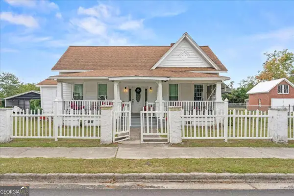 24 E Calhoun Street, Wadley, GA 30477