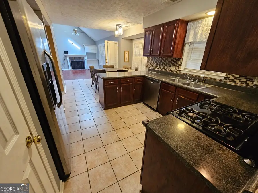 4933 Clubgreen Summit, Stone Mountain, GA 30088 - Image #3