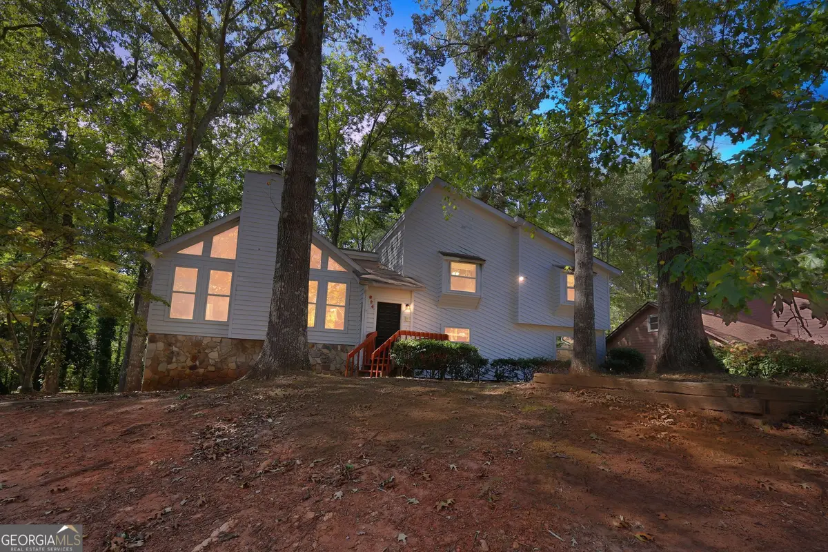 824 Post Road Circle, Stone Mountain, GA 30088 - Image #1