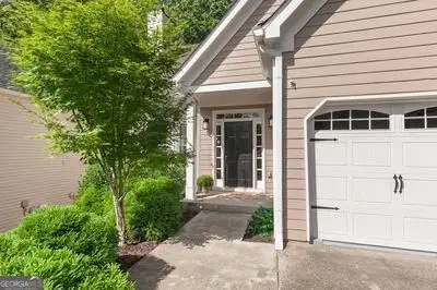 555 S Riversong Lane, Alpharetta, GA 30022 - Image #3