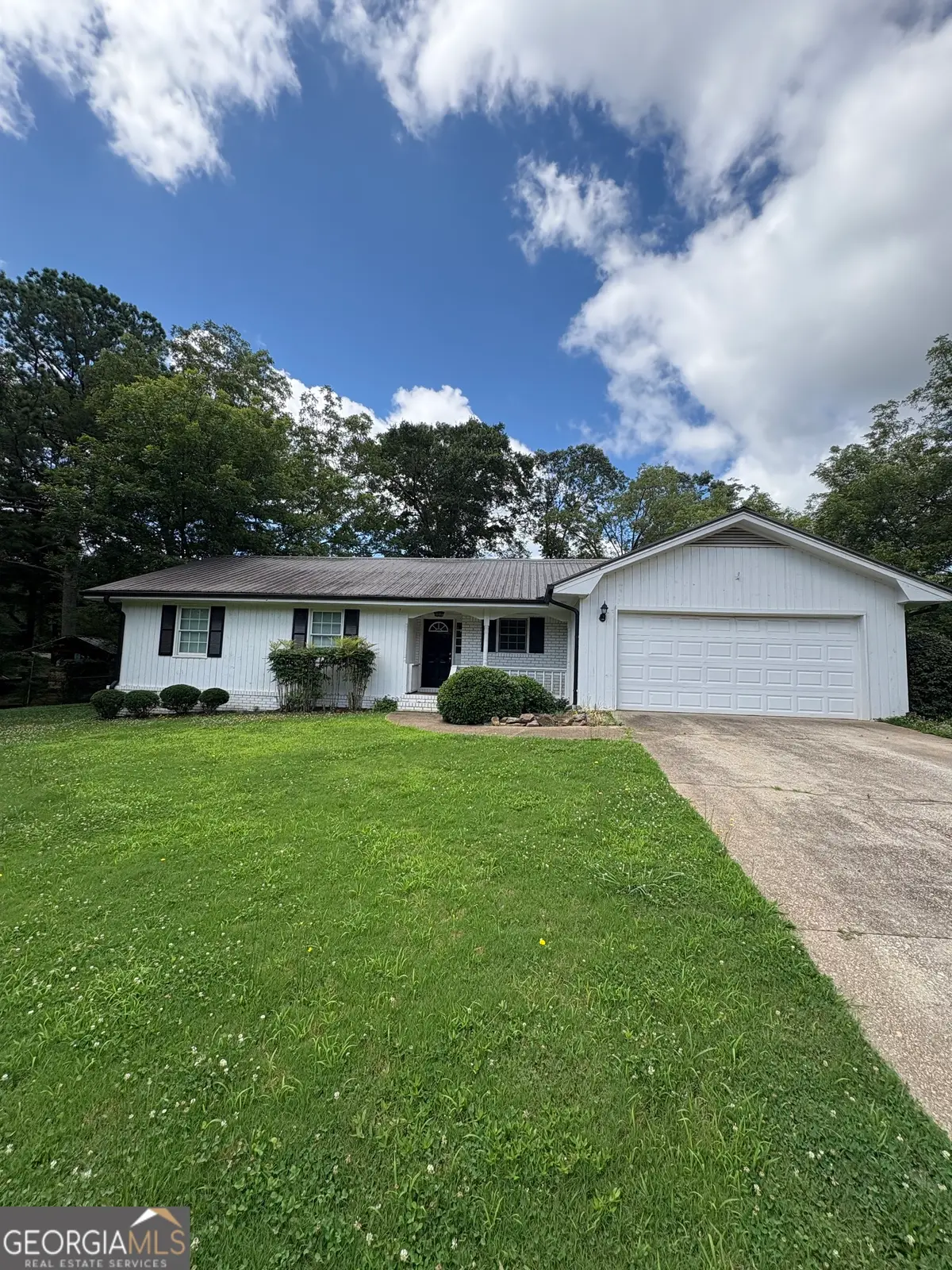 549 Greenview Avenue Se, Conyers, GA 30094 - Image #1