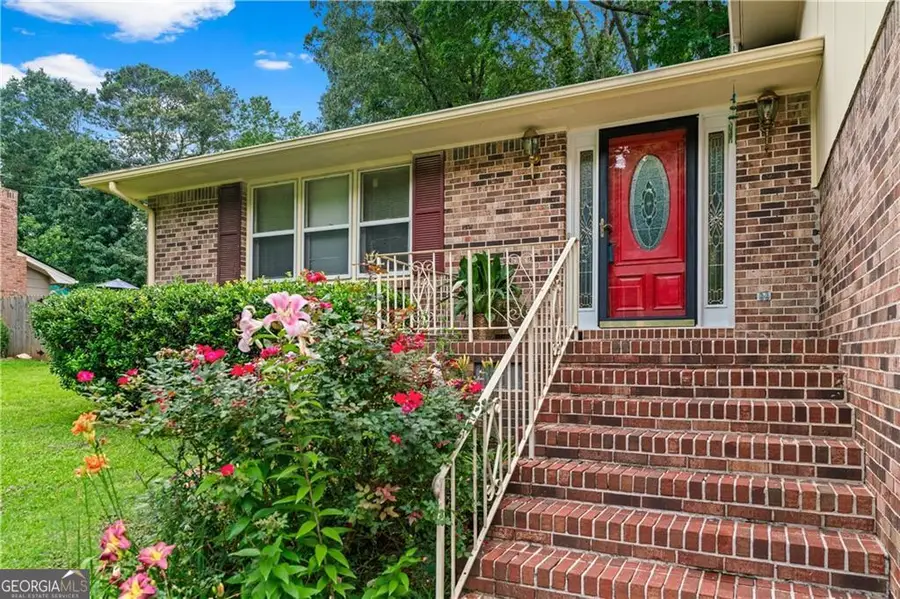 564 Allana Court, Stone Mountain, GA 30087 - Image #2