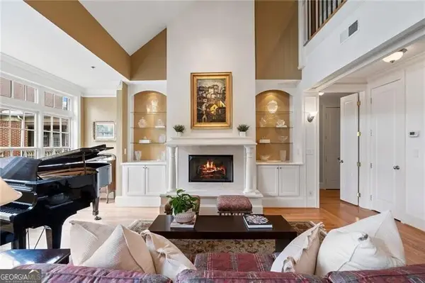 77 Peachtree Place Ne #608, Atlanta, GA 30309