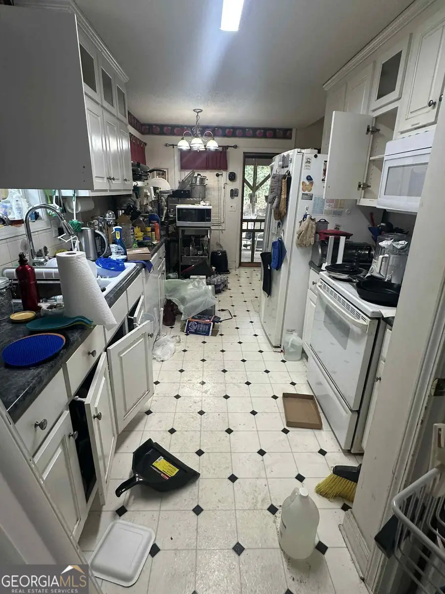 28 Greatwood Drive, White, GA 30184 - Image #2