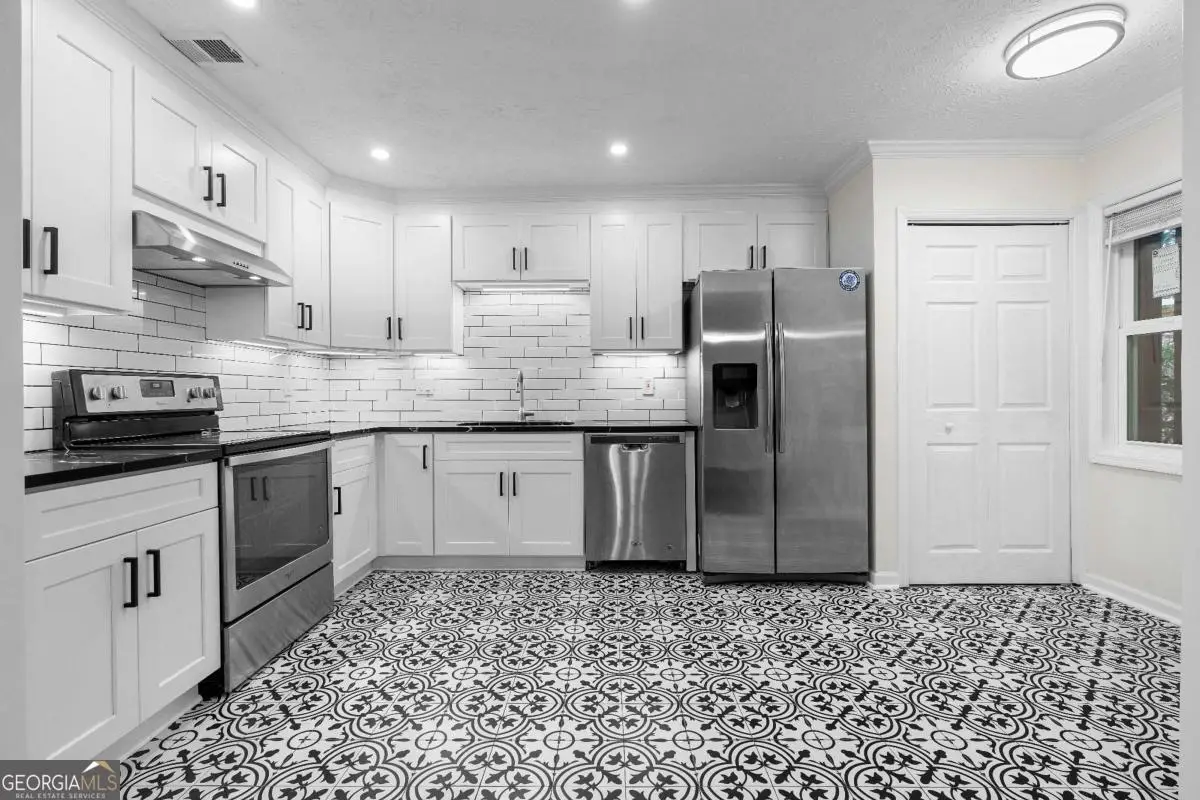 365 Winding River Drive, Atlanta, GA 30350 - Image #1