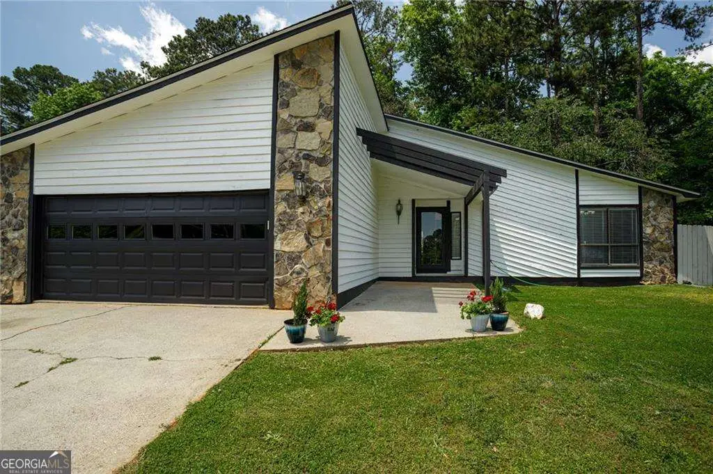 812 Steeple Chase Drive, Lawrenceville, GA 30044 - Image #1