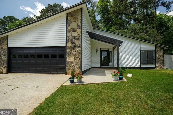 812 Steeple Chase Drive, Lawrenceville, GA 30044