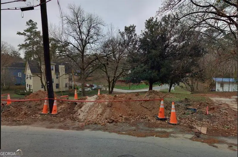 1042 Hightower Road Nw, Atlanta, GA 30318 - Image #2