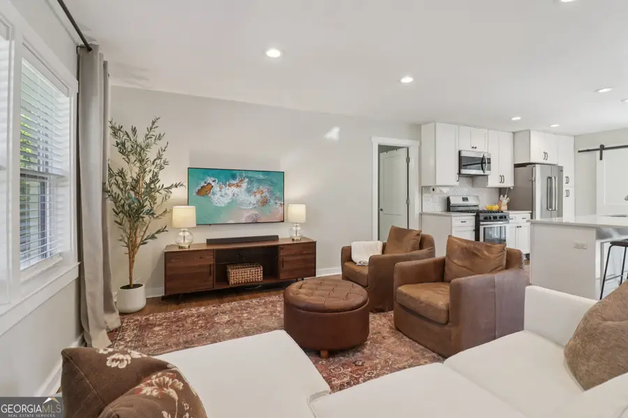 984 Valley Drive Se, Smyrna, GA 30080 - Image #2