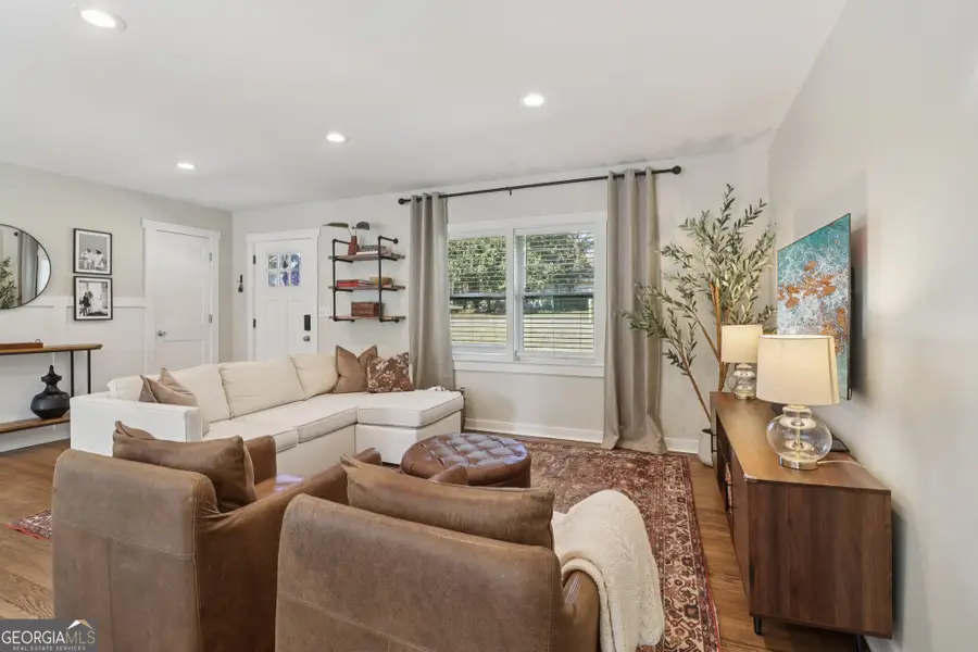 984 Valley Drive Se, Smyrna, GA 30080 - Image #3