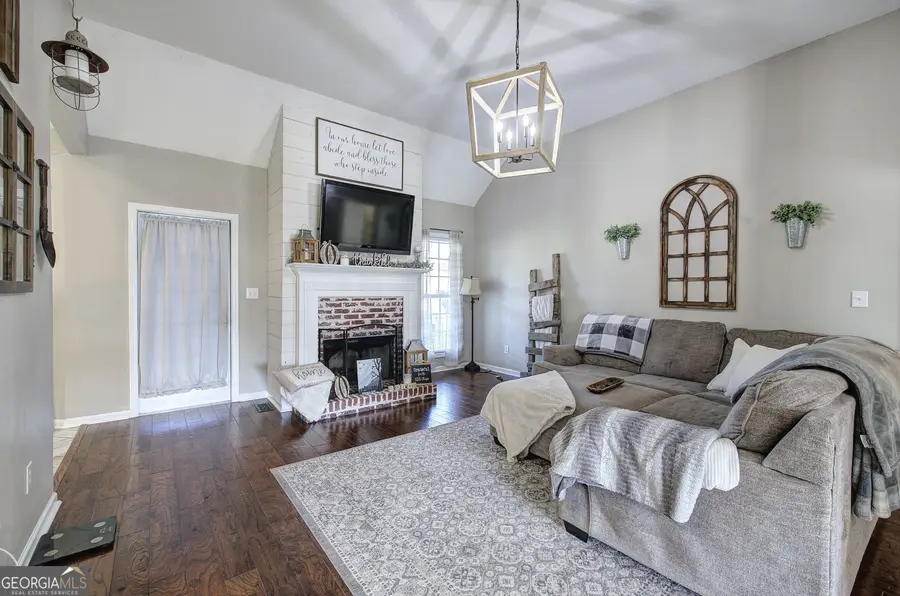 190 Woodford Way Se, Calhoun, GA 30701 - Image #3