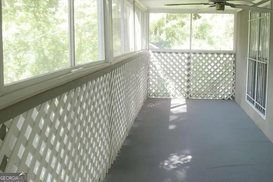 2332 Saint James Drive Nw, Atlanta, GA 30318 - Image #2