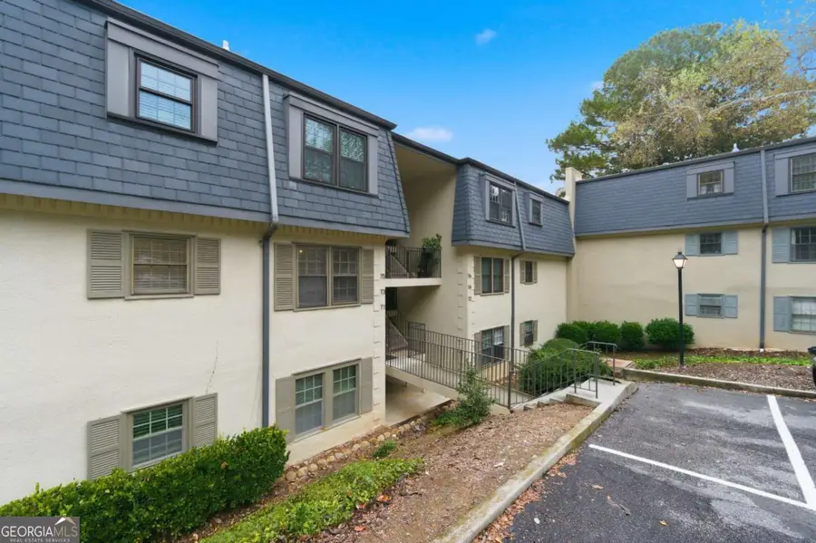 73 Montre Square, Atlanta, GA 30327 - Image #2