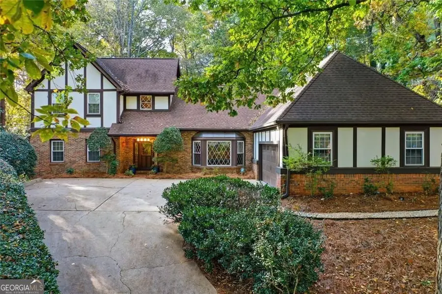 180 Valley Cove, Sandy Springs, GA 30350 - Image #2