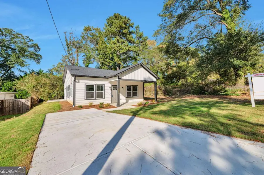 2698 Mango Circle Nw, Atlanta, GA 30318 - Image #2