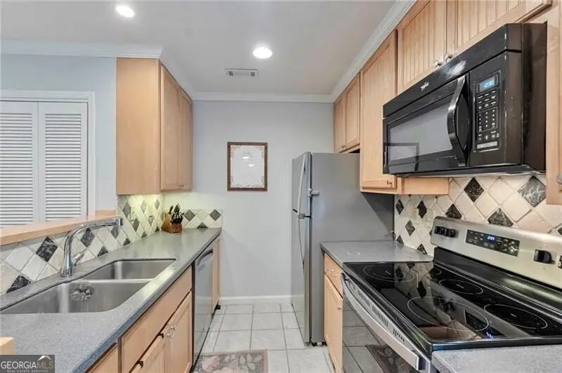 8 Arpege Way Nw, Atlanta, GA 30327 - Image #3