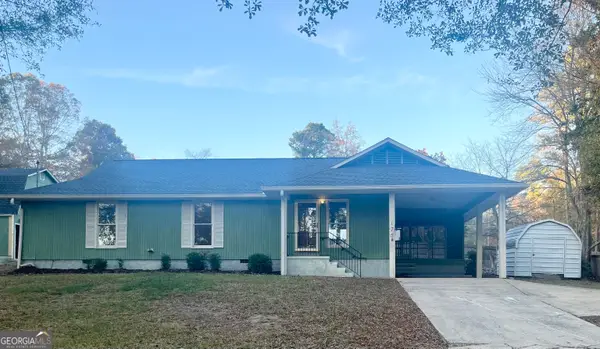 175 Lakeshore Circle Se, Acworth, GA 30101