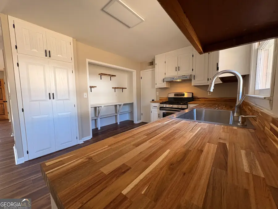 175 Lakeshore Circle Se, Acworth, GA 30101 - Image #3