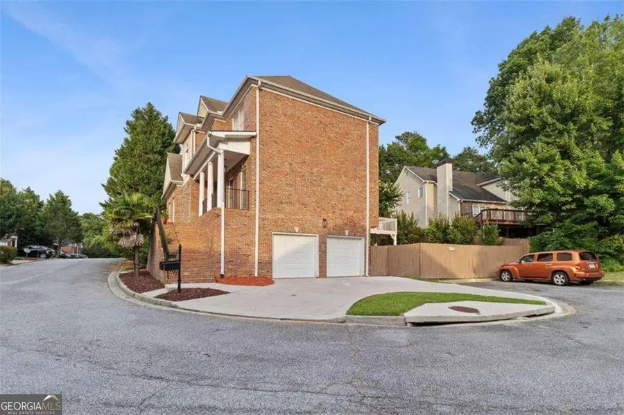 1711 Summit Glen Lane Ne, Atlanta, GA 30329 - Image #2