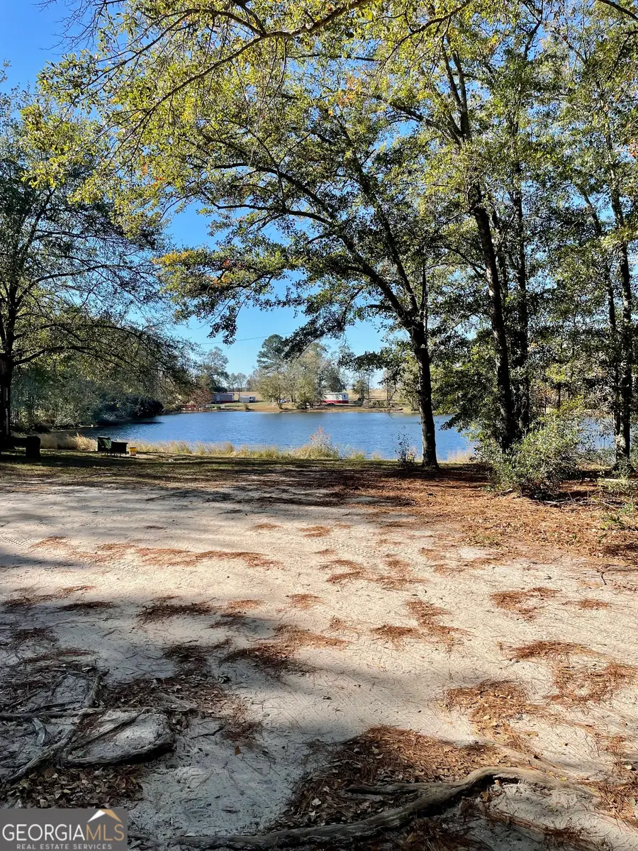 527 Irish Lake Circle, East Dublin, GA 31027 - Image #2