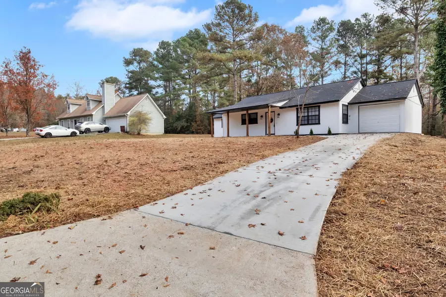 9056 Chestnut Lake Drive, Jonesboro, GA 30236 - Image #2