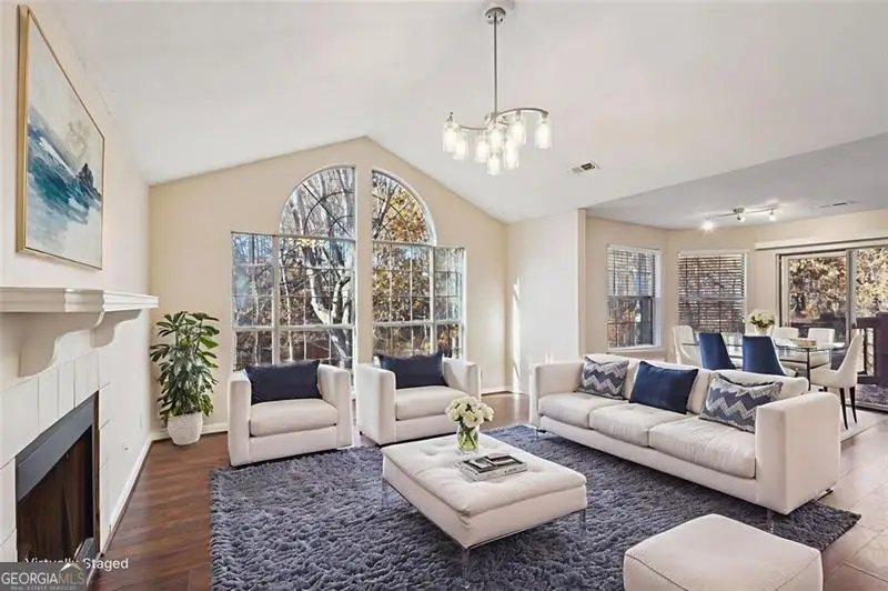 909 Wentworth Court, Alpharetta, GA 30022 - Image #2