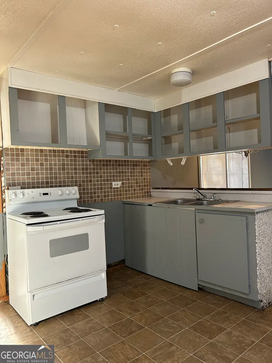 4 Skyland Drive W, Locust Grove, GA 30248 - #3