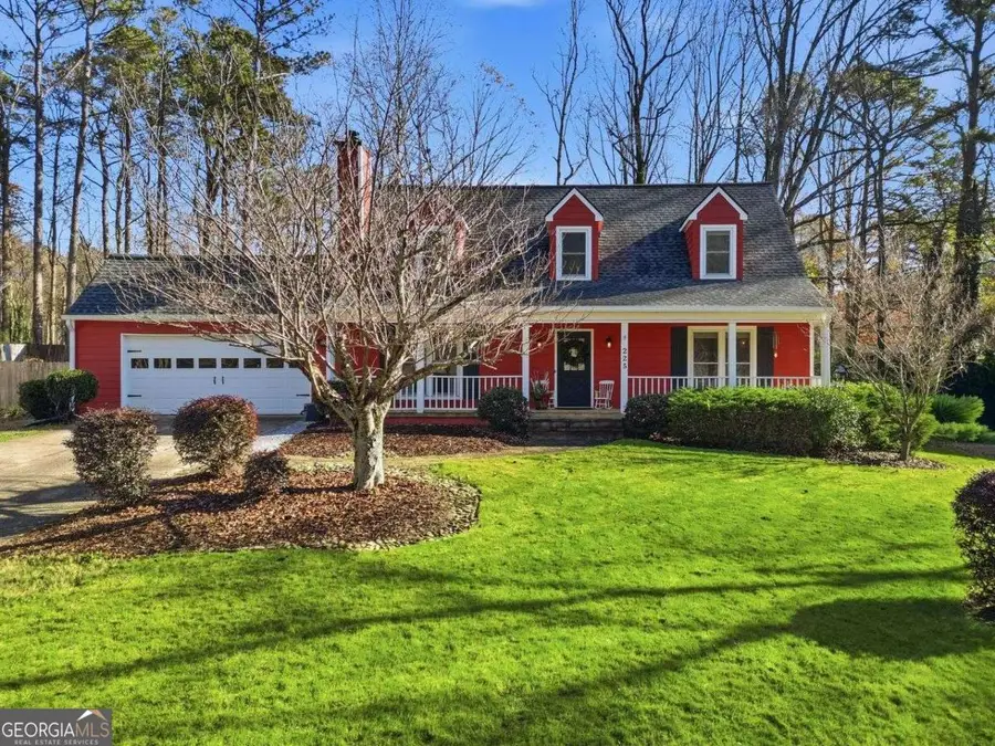225 Barrington Drive E, Roswell, GA 30076 - Image #2