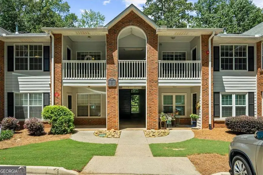123 Streamside Drive, Roswell, GA 30076 - Image #2