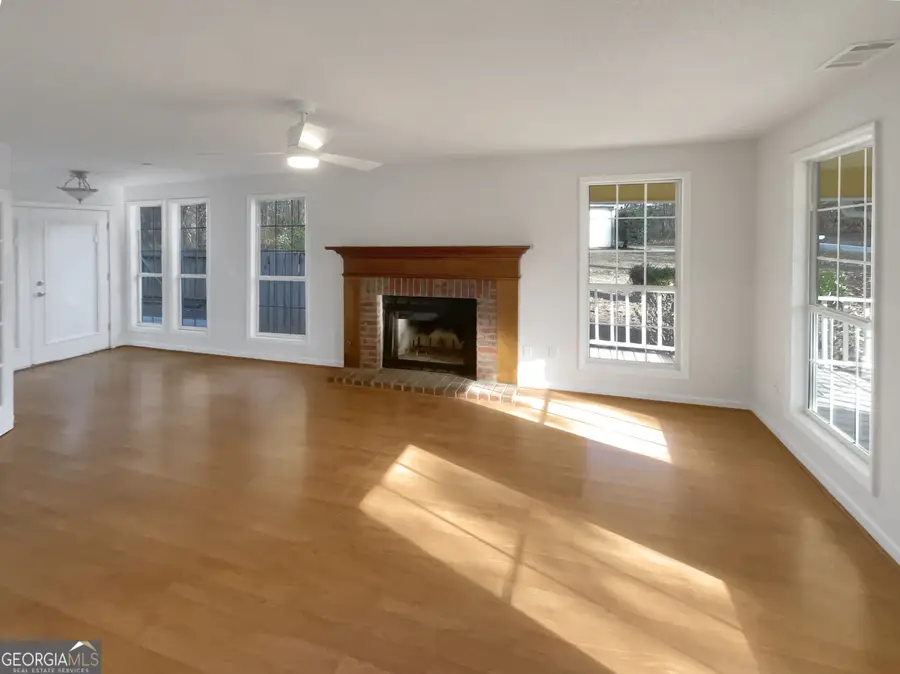 7 Barrington Court, Sharpsburg, GA 30277 - Image #3