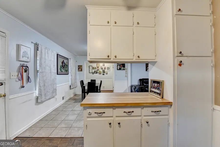 302 Holly Lane, Gainesville, GA 30501 - Image #2